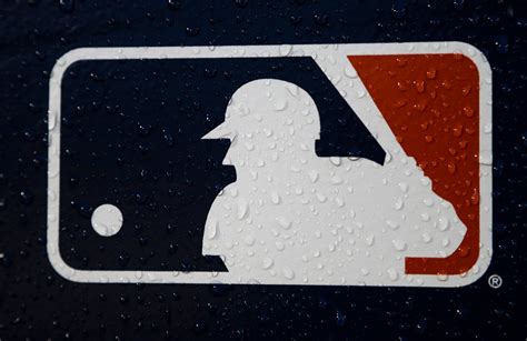 MLB sued by 17 ex-scouts who say they were discriminated against because of their age